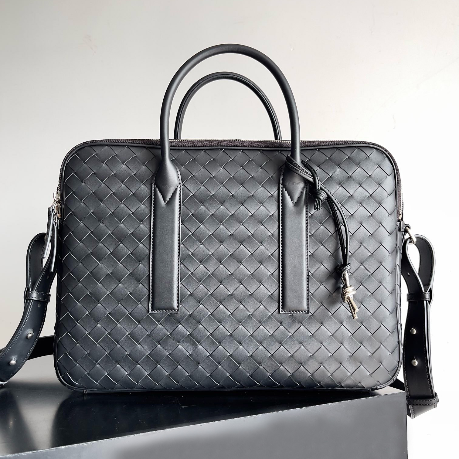 10A Designer Briefcase Soft Structured Cowhide Handcrafted Woven Business Handbag with Adjustable and Detachable Shoulder Strap Tote