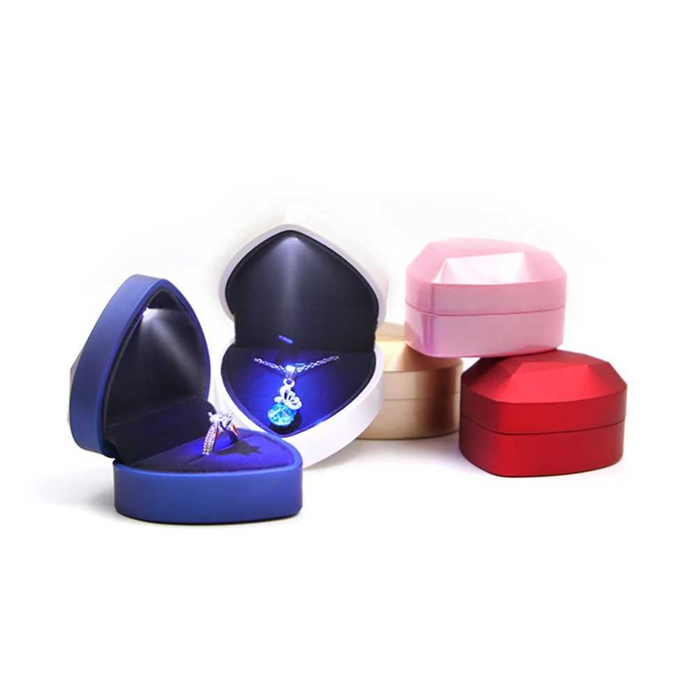 Luxury heart-shaped LED wedding ring box with display screen storage organizer jewelry packaging decoration pendant womens full set W241019