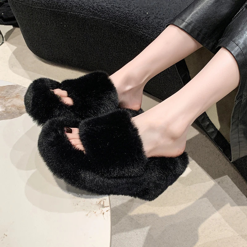 Womens solid color sliders casual slippers womens fur sliders womens high heels winter wedge modern sliders womens 241018