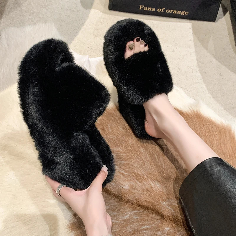 Womens solid color sliders casual slippers womens fur sliders womens high heels winter wedge modern sliders womens 241018