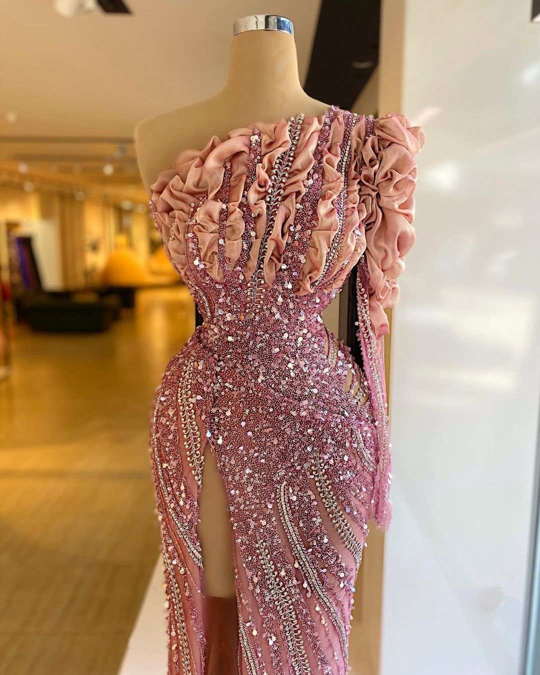 Pink Mermaid Evening Dresses Sequins One Sleeve Lace Ruffles Designer Prom Gowns Floor Length Custom Made Side Split Formal Special Occasion Dress