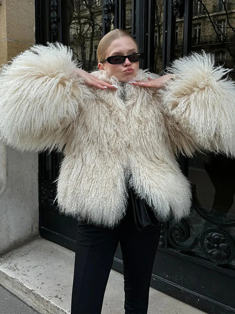 Elegant fur faux fur warm short jacket womens round neck long sleeved thick jacket winter womens high street jacket 241018