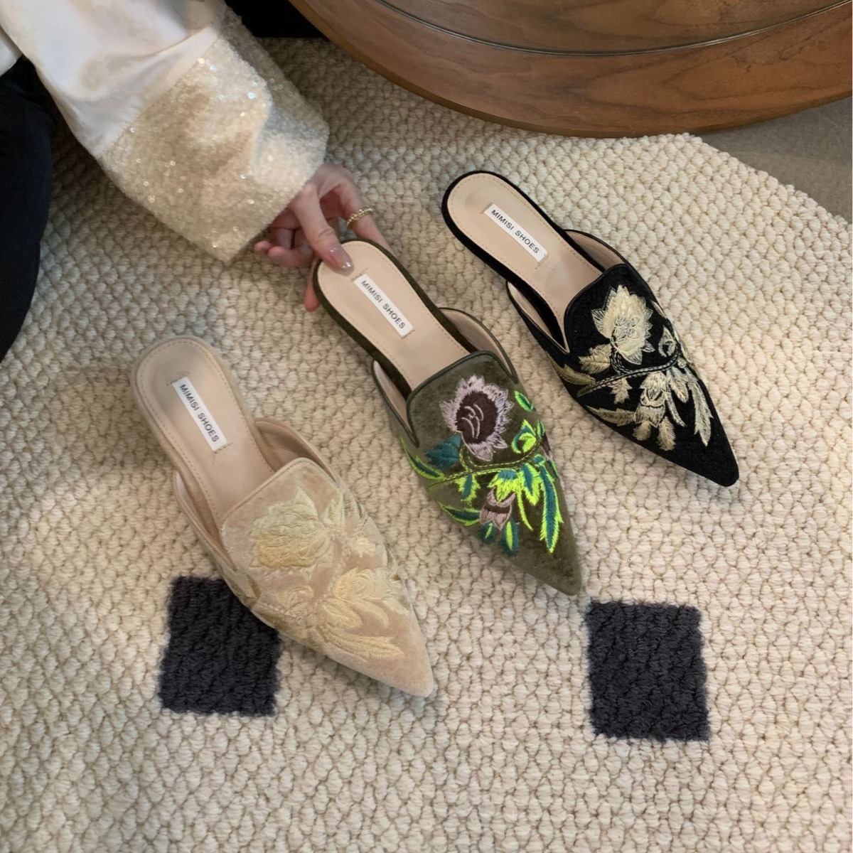 Spring 2024 New China-Chic Embroidery Flower Baotou Half Slippers Wear Fashionable Outwardly Pointed Head Flat Bottom Muller Women