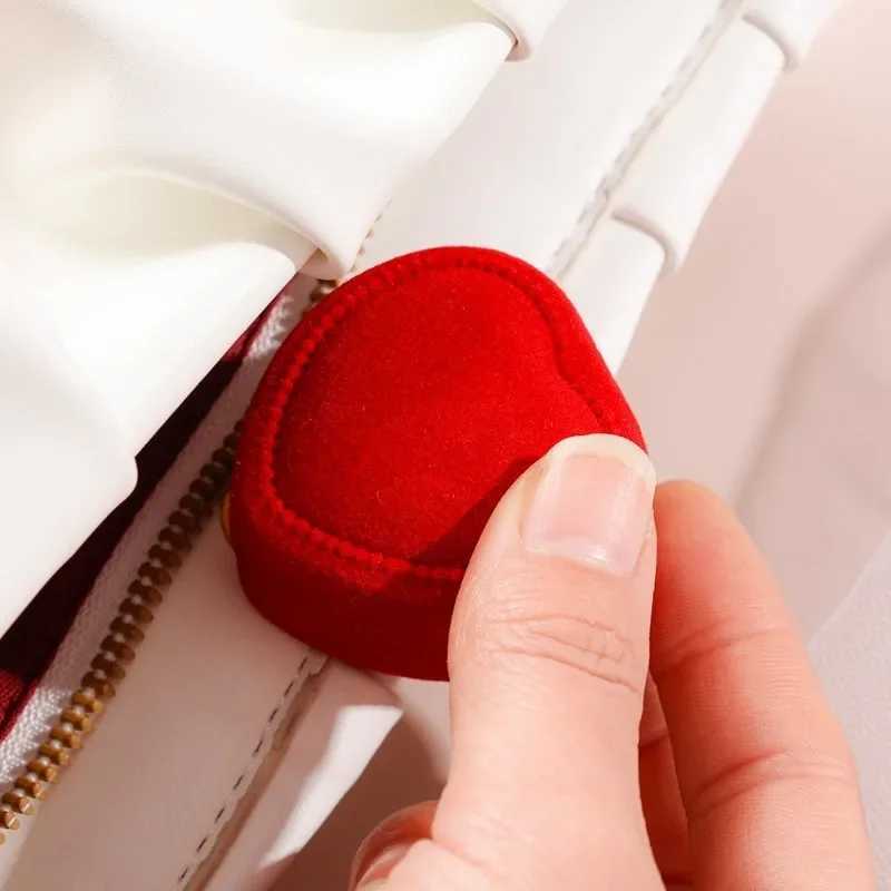 Red velvet heart-shaped ring box new jewelry display box holder wedding ring romantic Valentines Day gift wholesale W241019