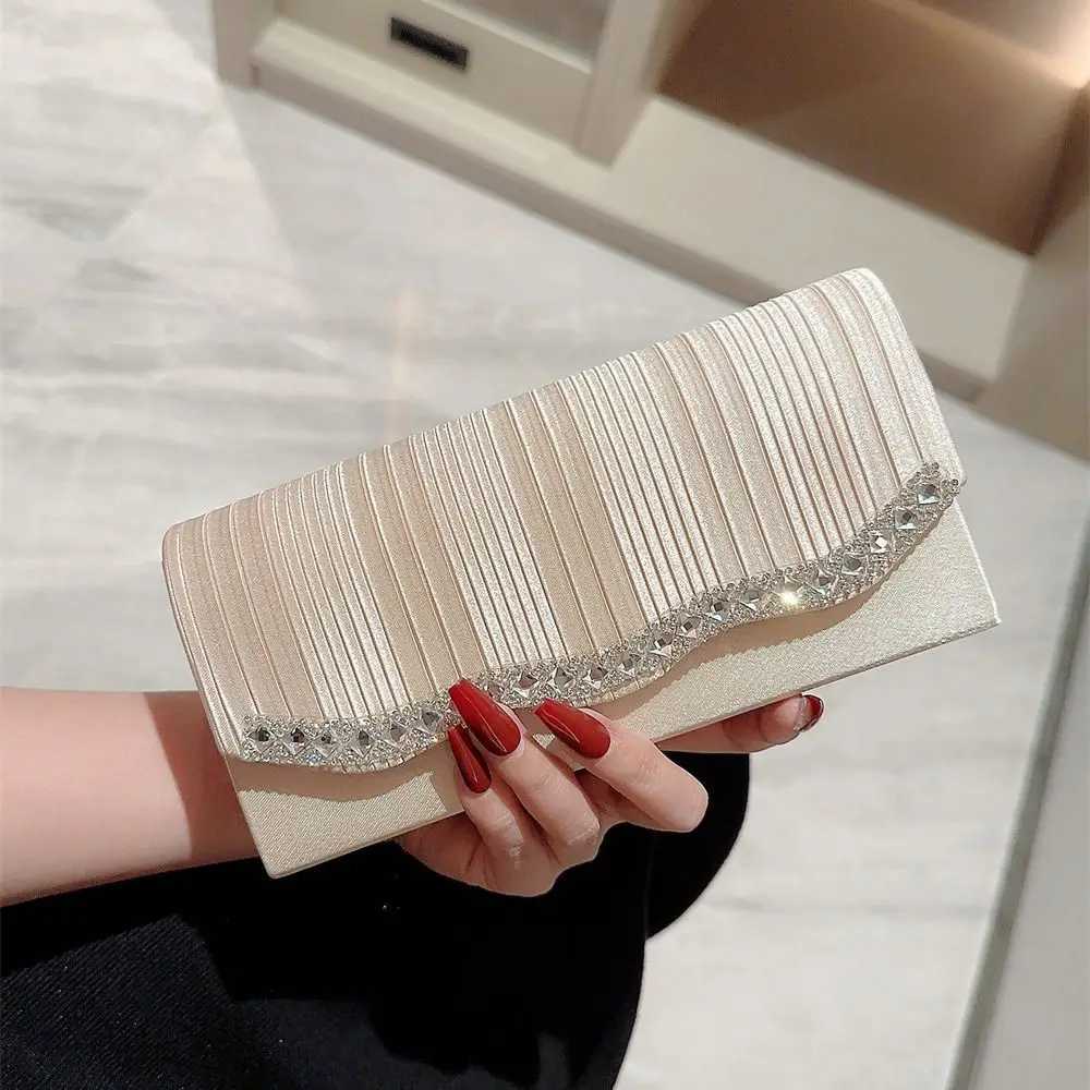 Fashionable womens luxury sequin clutch womens evening bag flash banquet handbag girls chain shoulder bag wedding party wallet Y241019