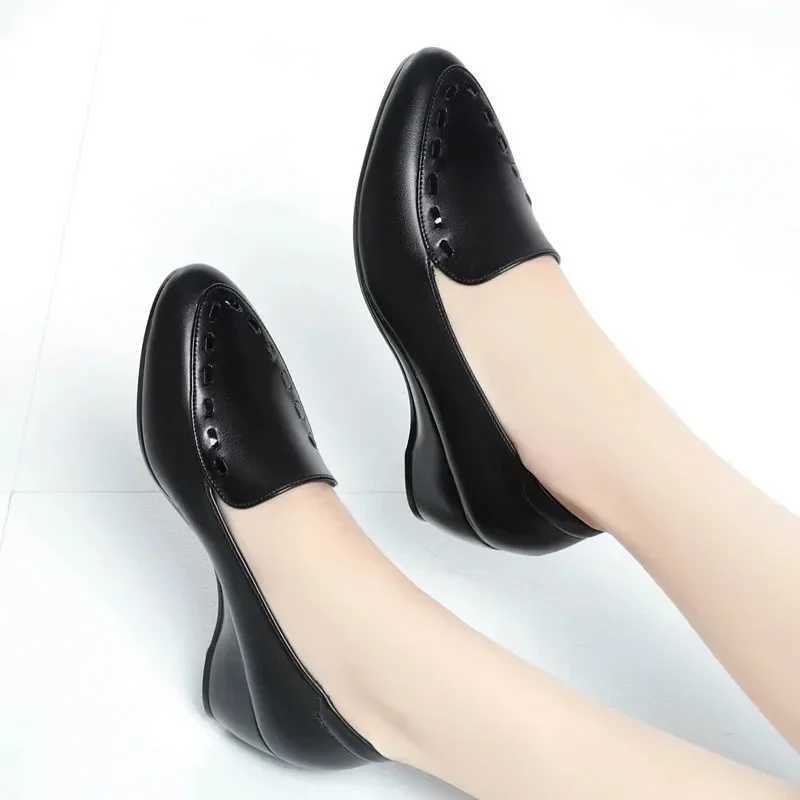 Womens fashionable lightweight wedge high heels comfortable spring and summer shoes womens casual sweet home black leather pump E1419 Y241019