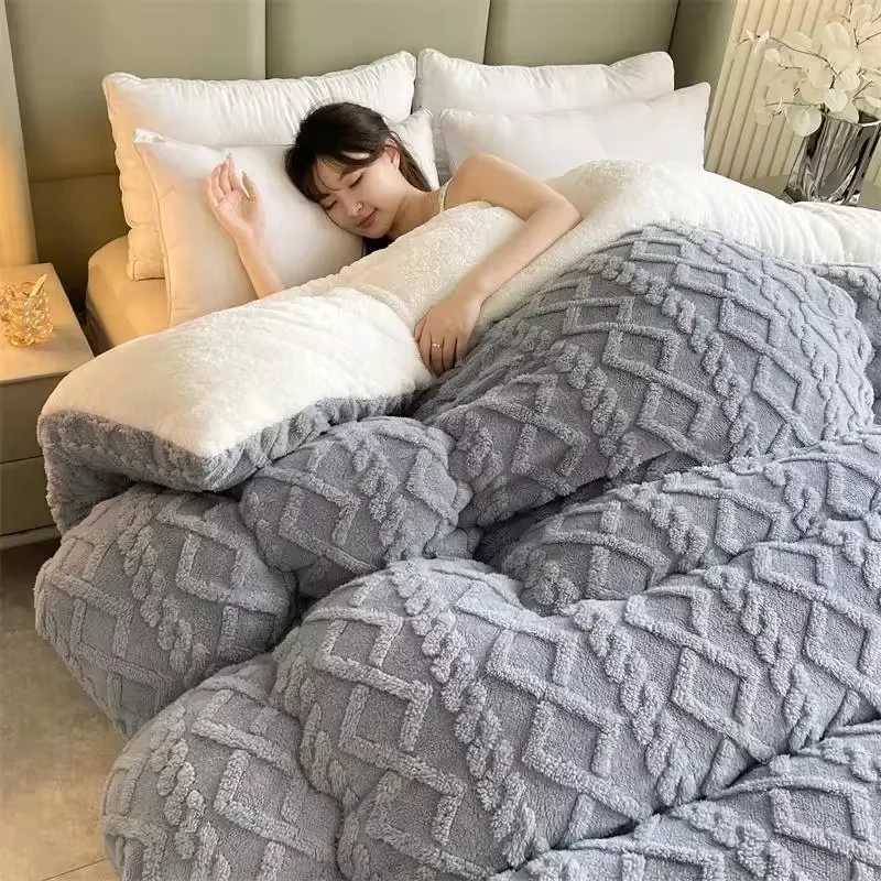New Super Thick Winter Warm Blanket for Bed Artificial Lamb Cashmere Weighted Blankets Soft Comfortable Warmth Quilt ComforterC241019