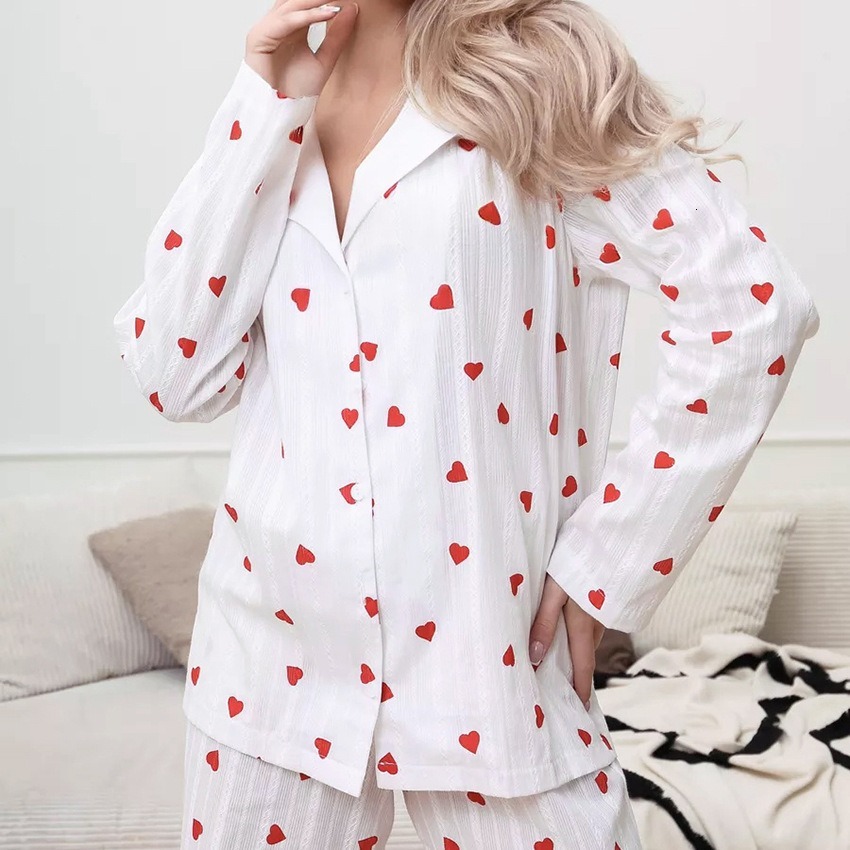 Custom wholesale fashion autumn 2024 love heart print cotton lounge wear women long sleeve pamas set