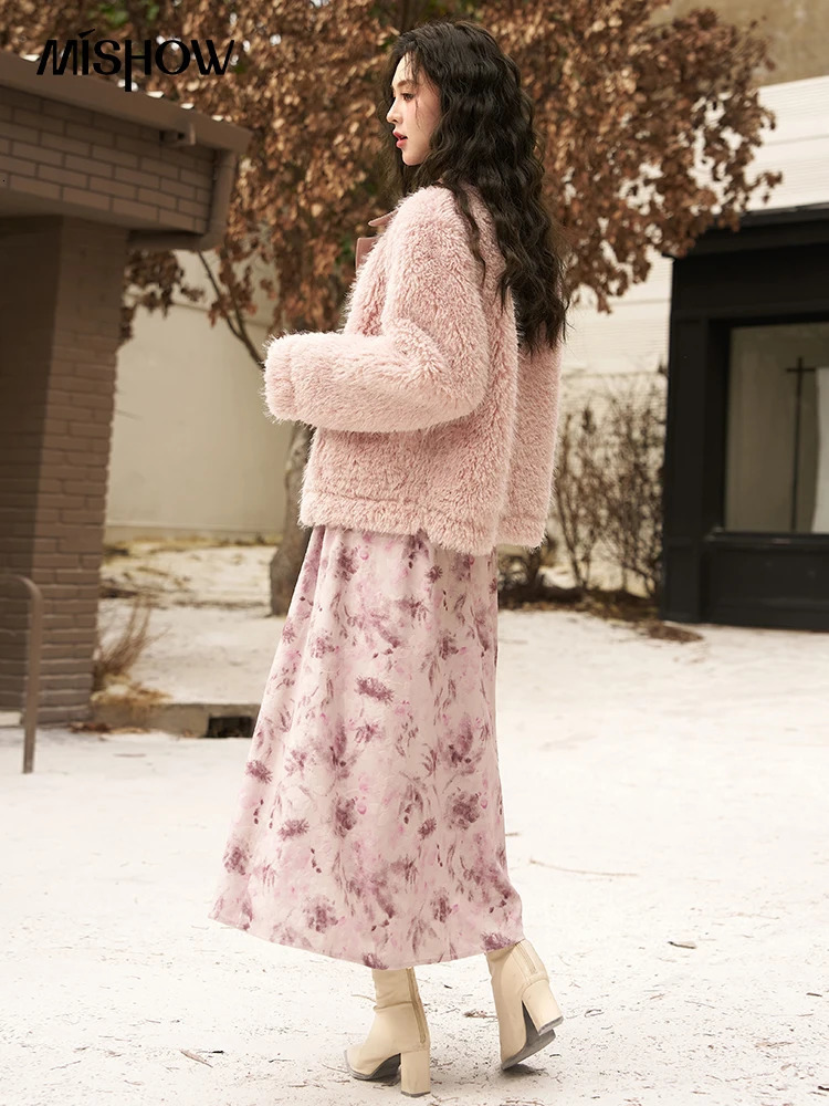 Mishow Fashion Womens Artificial Fur Coat Winter PU Leather Splicing Work Fur Jacket Thick Warm Sheepskin Top MXC58W0194 241018