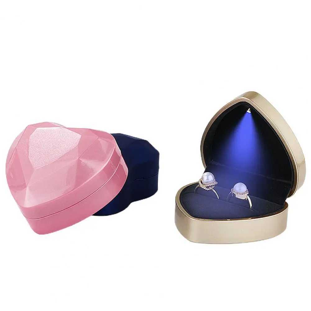 LED luminous ring box heart-shaped LED ring box portable case used for recommending engagement and wedding pocket jewelry gift boxes W241019