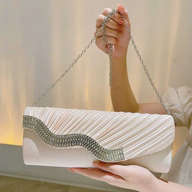 Fashionable and shiny evening clutch bag suitable for womens weddings parties and banquets womens crystal day long wallet chain diamond luxury shoulde