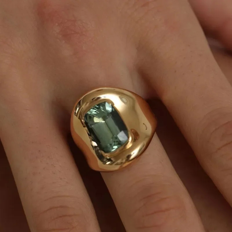 Simple and High Quality Green Tourmaline Thick Golden Glossy Vintage Rings for Women Light n Sense Fashion Jewelry 241010
