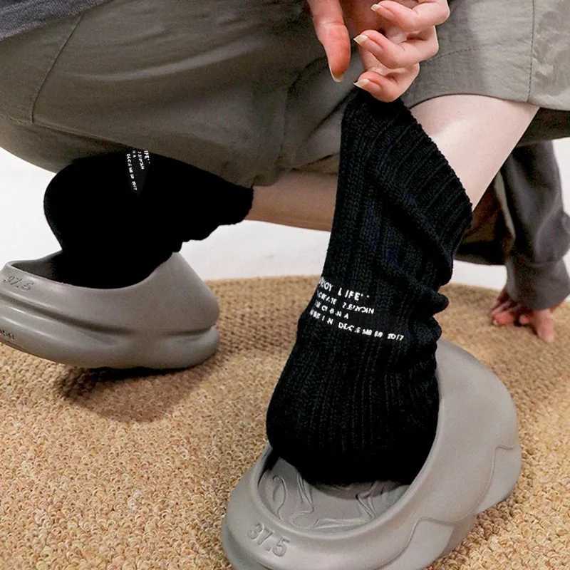 Cotton Letter Socks Men and Women Sports Breathable New Designer Crew Socks Autumn Winter Solid Casual Skateboard Hiphop SockXJ241019