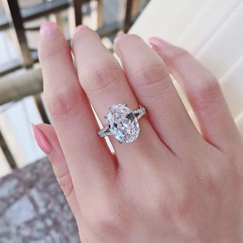HTOTOH Oval 8 Ct D Colored Diamond Engagement Wedding Ring 925 Pure Silver Ring Womens Exquisite Jewelry 241007
