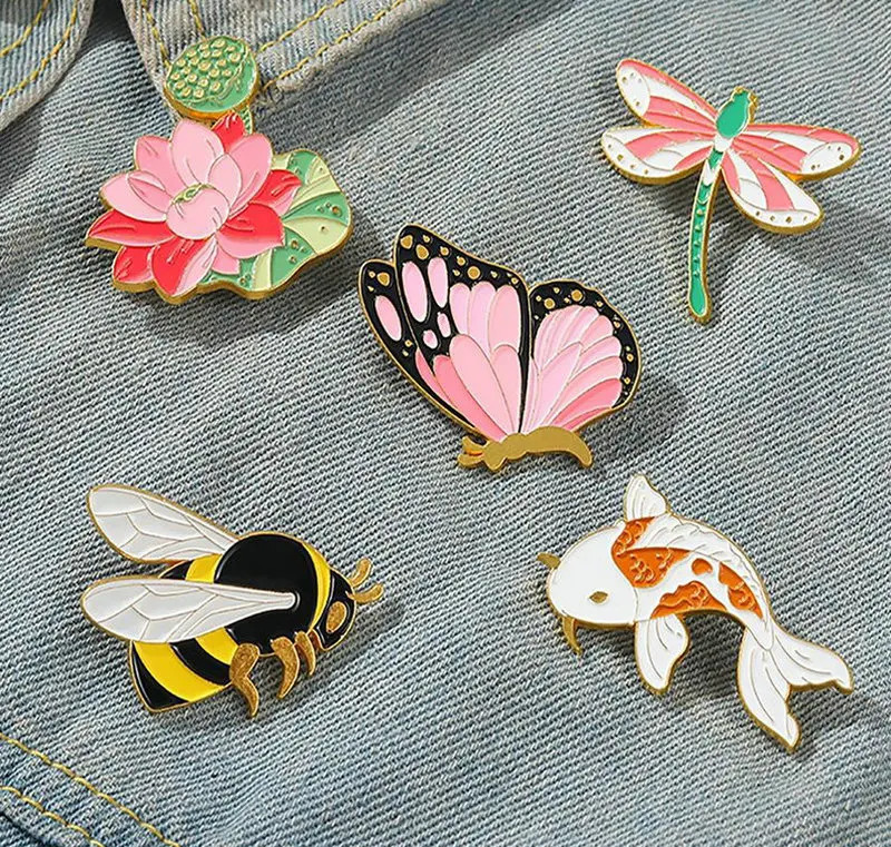 Customized enamel pin dragonfly koi butterfly sheepskin bag lapel badge art jewelry gift childrens friend Chinese ink painting 241018