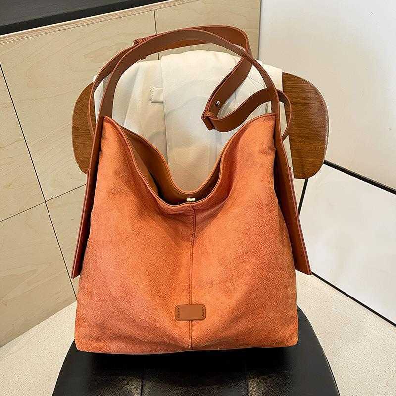 CMM Suede Bag For Women New High End Large Capacity Shoulder Bag Versatile Commuting Tote Bucket Bag