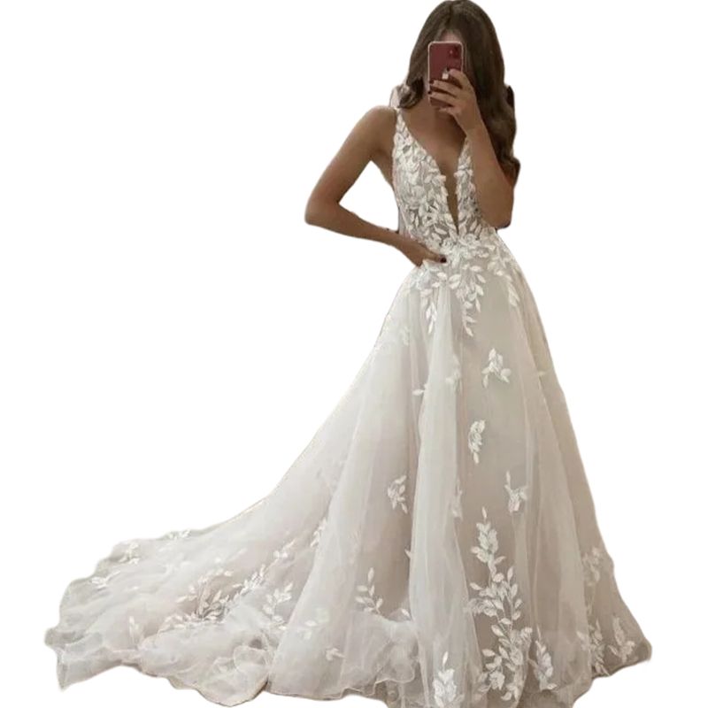 Sleeveless A-Line Ivory Wedding Dress Lace Appliques V-Neck Long Tulle Beach Bridal Gown 2025 Outdoor Garden Bride Dresses Custom Made