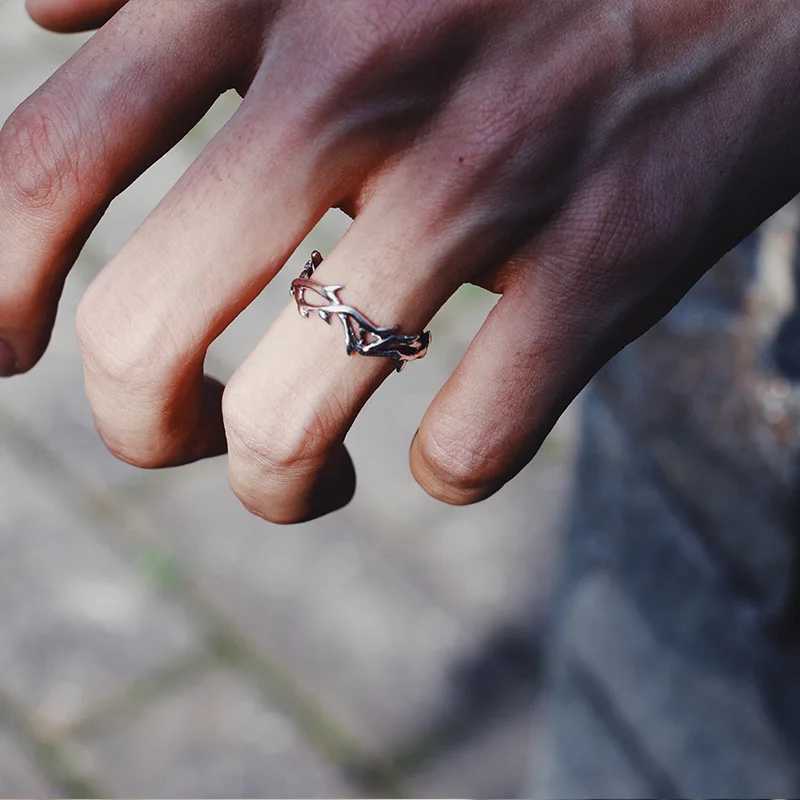 Fashionable Punk Irregular Thorn Couple Ring Retro Hip Hop Personalized Mens Adjustable Finger Ring Womens Lover Jewelry Y241019