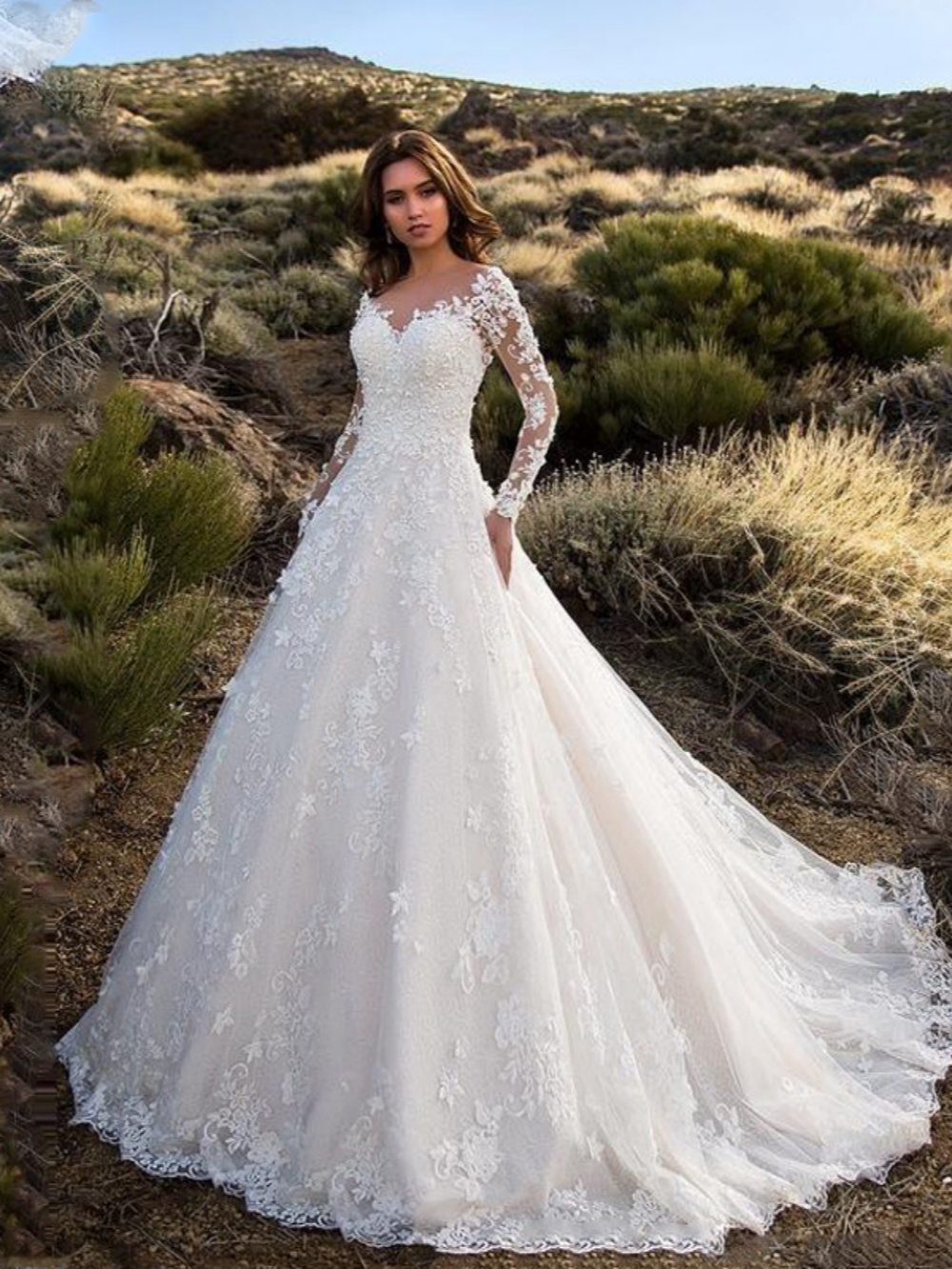 Elegant A Line Bride Gowns Appliques O Neck Long Sleeve Wedding Dress Sweep Train Tulle Bridal Dresses Custom Made