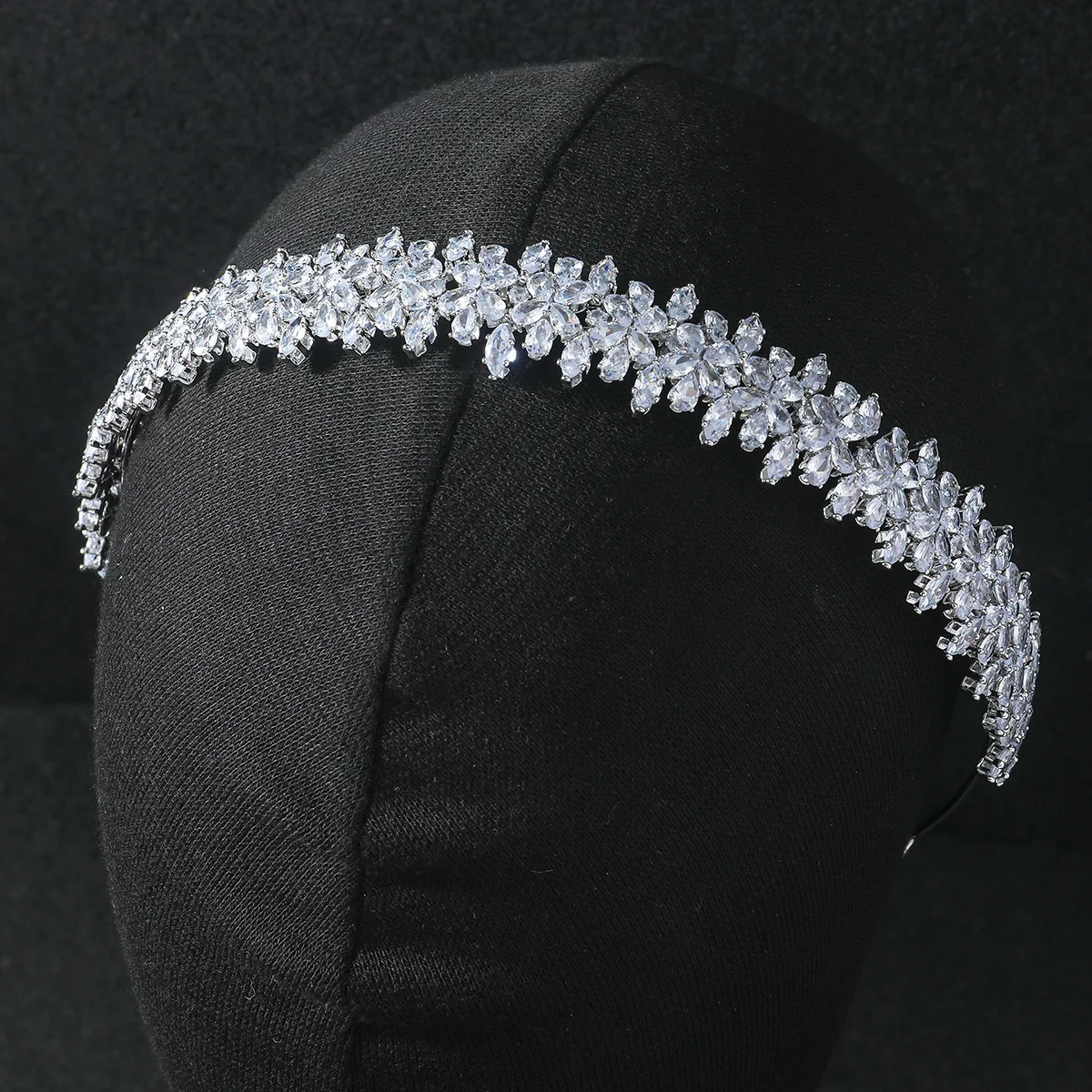 Luxury Bridal Headband Princess Tiaras Wedding Headband Cubic Zirconia Crown Womens Ball Birthday Party Headwear 241018