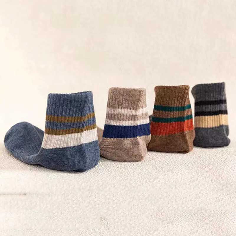 5 Pairs High Quality Men Autumn Winter Thermal Socks Cotton Fashion Thickened Casual Sweat Absorption Stripe Pure Color SocksXJ241019