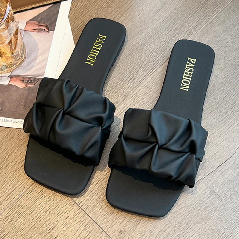 New designer flip flat shoes, new Korean pleated skirt, women's sandals, green slippers, sizes 35-42
