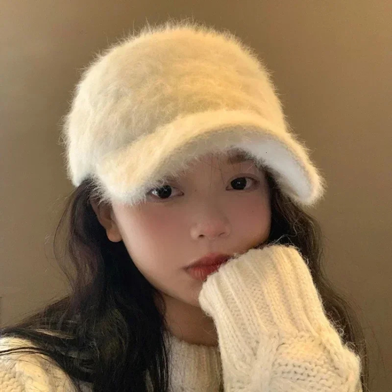 Ins Solid Color Rabbit Hair Baseball Caps Women Autumn and Winter Korean Versatile Warm Show Face Small Plush Duck Bill Hat 241009