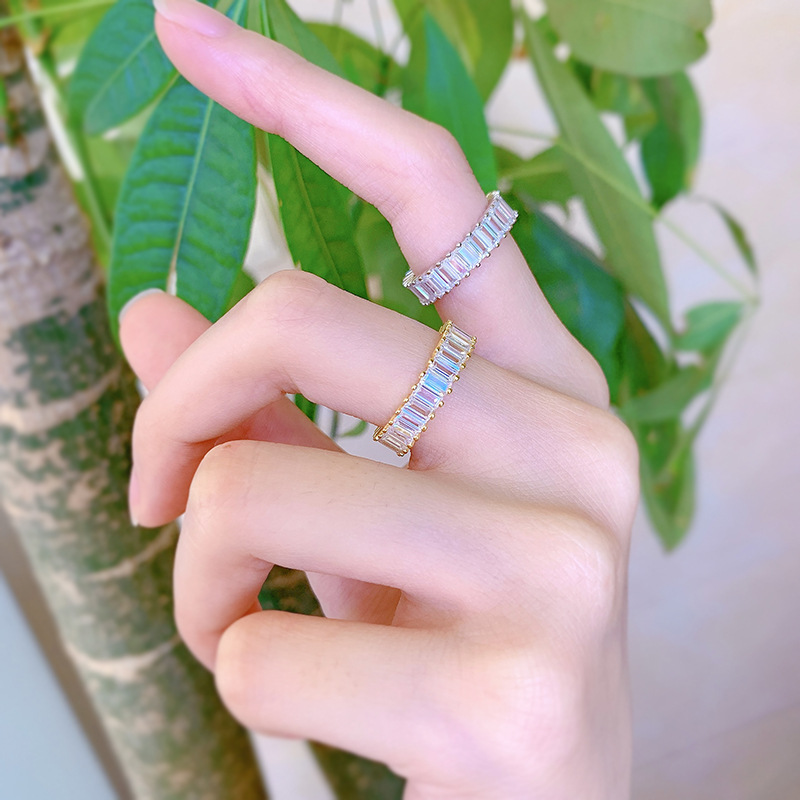 Sterg Sier Moissanite Wedding Ring: Emerald Cut White Stone Eternity Women's Engagement Band dh910320090