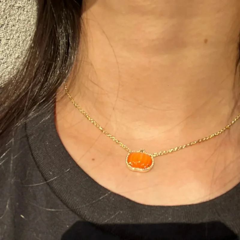 fashion Halloween orange pumpkin pendant necklace with border necklace womens jewelry accessories gift 241018