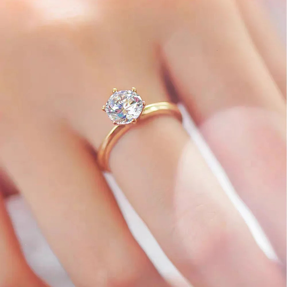 A genuine D-color 18K gold engagement ring suitable for womens luxury wedding jewelry 241018