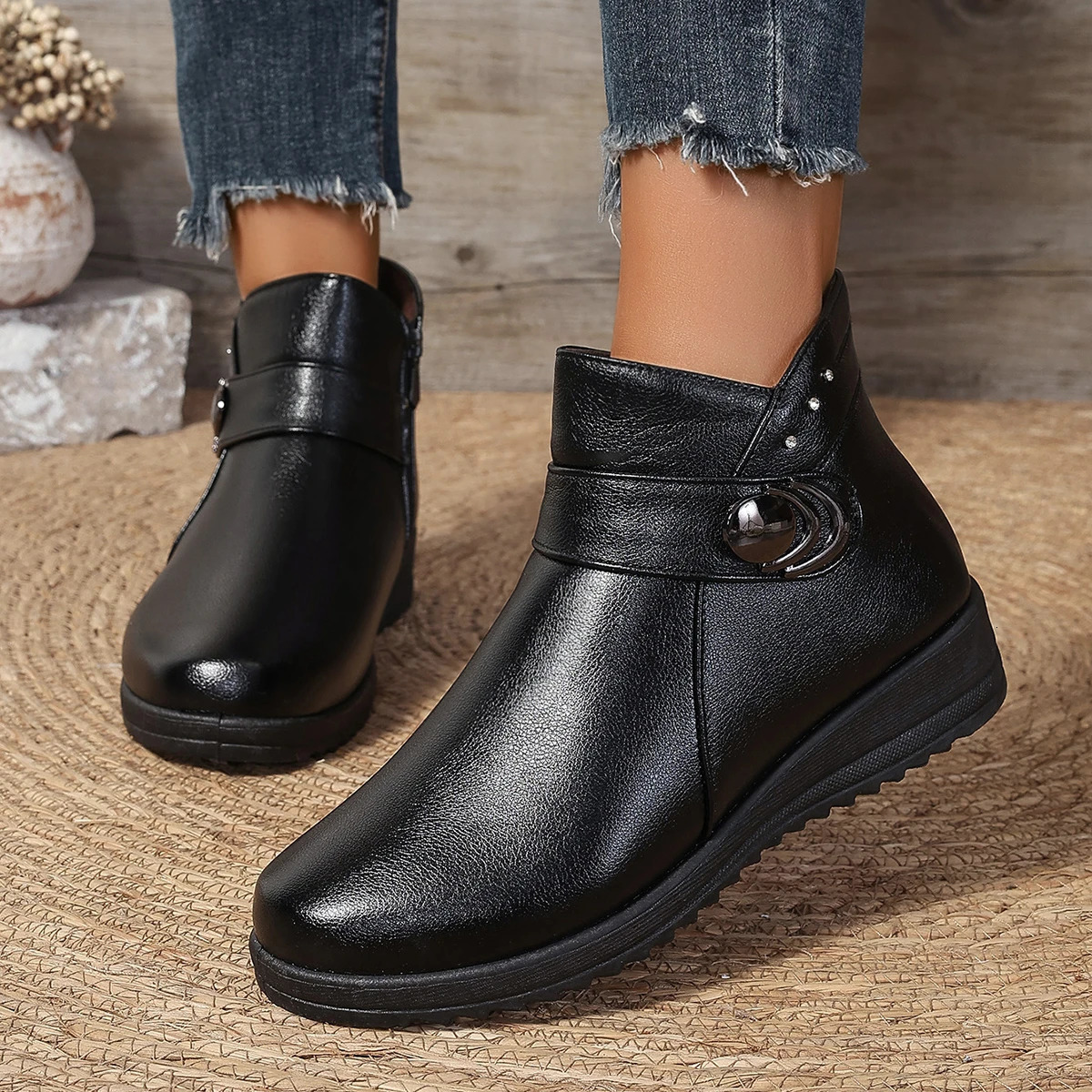2024 Womens Shoes Metal Decorative Womens Boots Fashion Side Zipp Daily Boots Womens Selling Round Toe Ankle Boots 241018