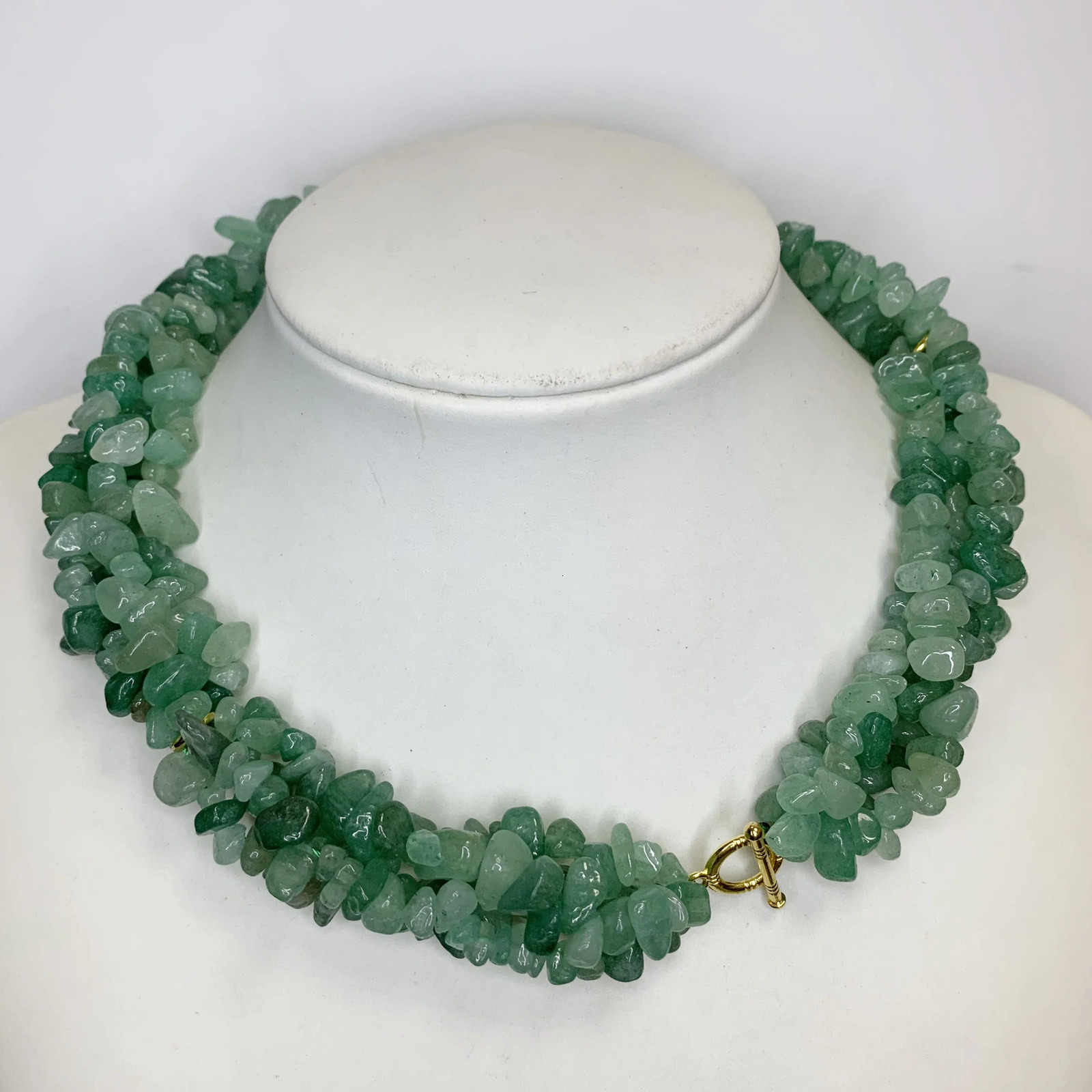Natural green aventurines stone short necklace Clavicle chain multi-layer necklace Scar cover necklace Irregular chain 241018