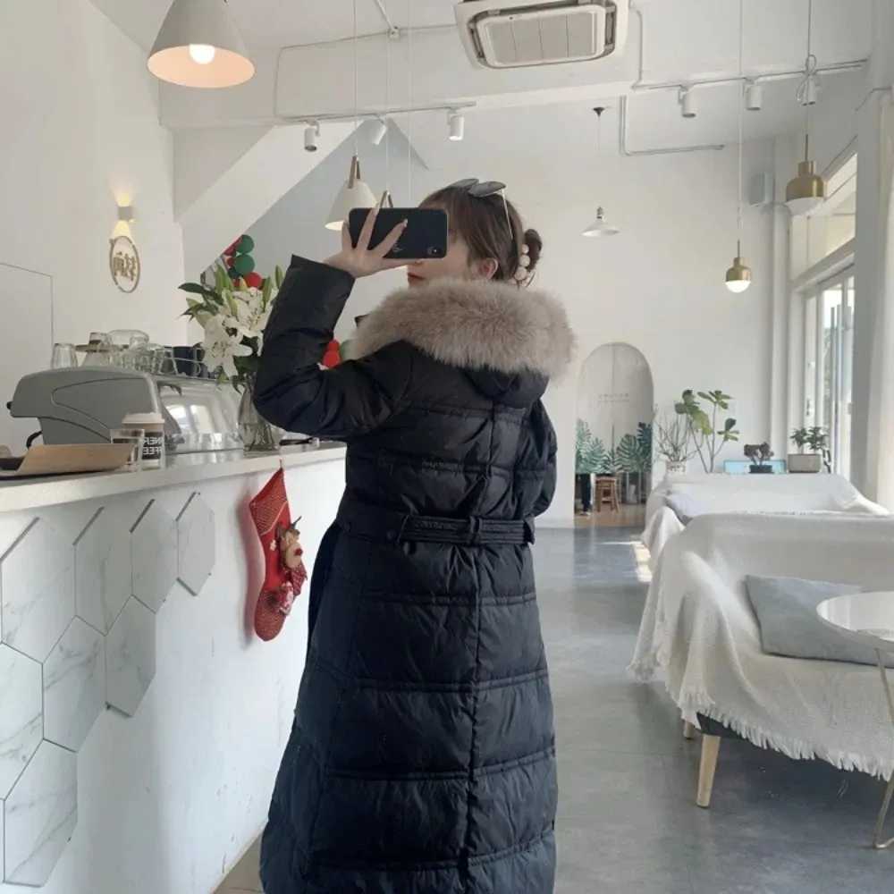 Down jacket womens fox fur collar jacket 2024 European real fur coat fashionable white duck down jacket winter womens coat W241019
