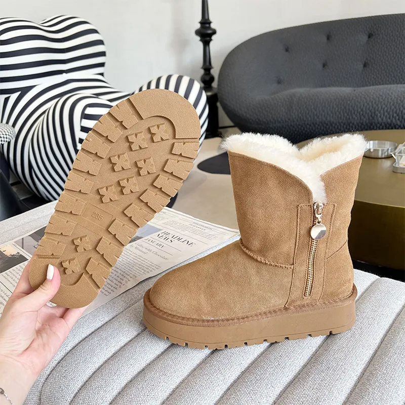 2024 New Snow Boots Designer Boot Winter Snow Fur Furry Side Pull Half Boots Womens Mens Platform Shoes Booties