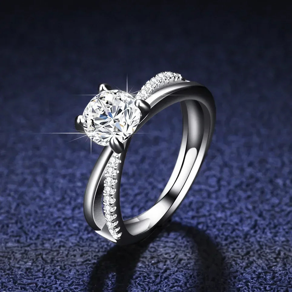 Elegant and classic PT950 womens platinum ring set equipped with 0.5 diamond and French bread diamond rings 241007