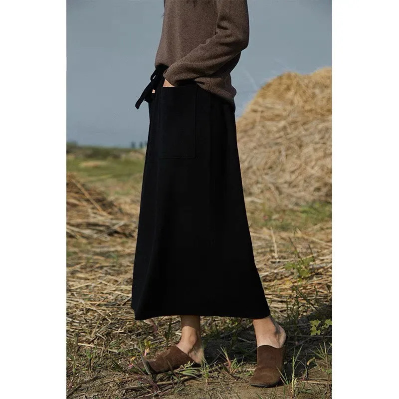 AutumnWinter Cashmere Double Pocket Retro Dress Art Style Versatile Womens Long Skirt 241019