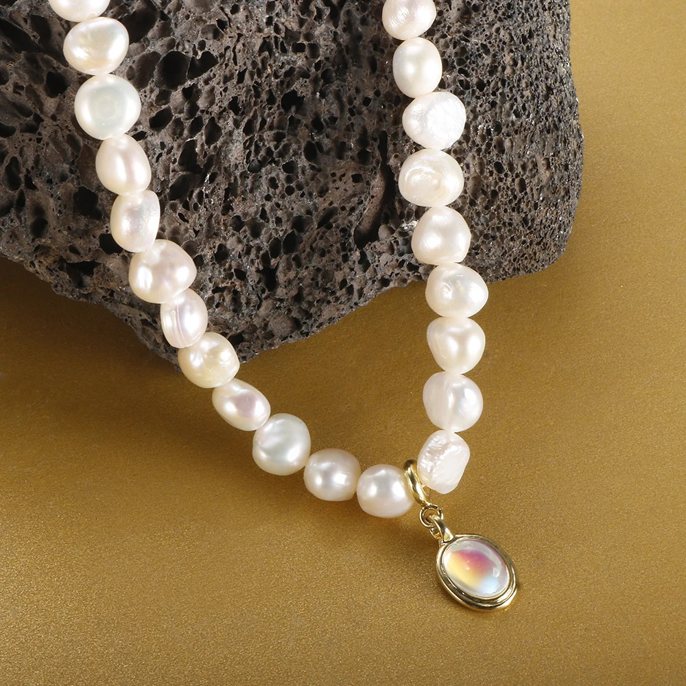 Golden Sea Irregular Baroque Retro Natural Freshwater Pearl Necklace Moonstone Kravik Pendant Fashion Womens Party 241018