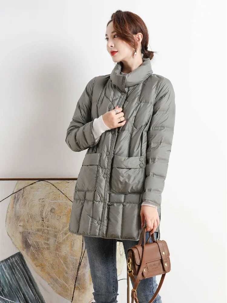 Top Grade Women Puffer Jacket 2023 New Winter Lightweight 90% White Duck Down Fashion Warm Casual Loose Female X-Long ParkaX241019