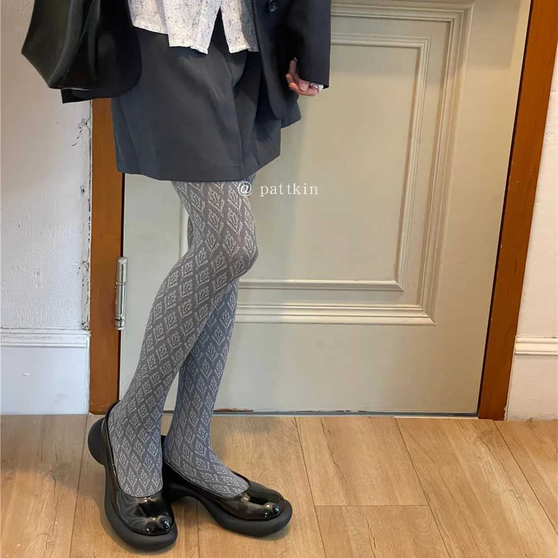 Socks Hosiery Lolita Retro Dark Fringe Lozenge Effect Tights Women Cosplay Pantyhose Girl White Silk Stockings Leggings Tuiwa Y2408330MBEI