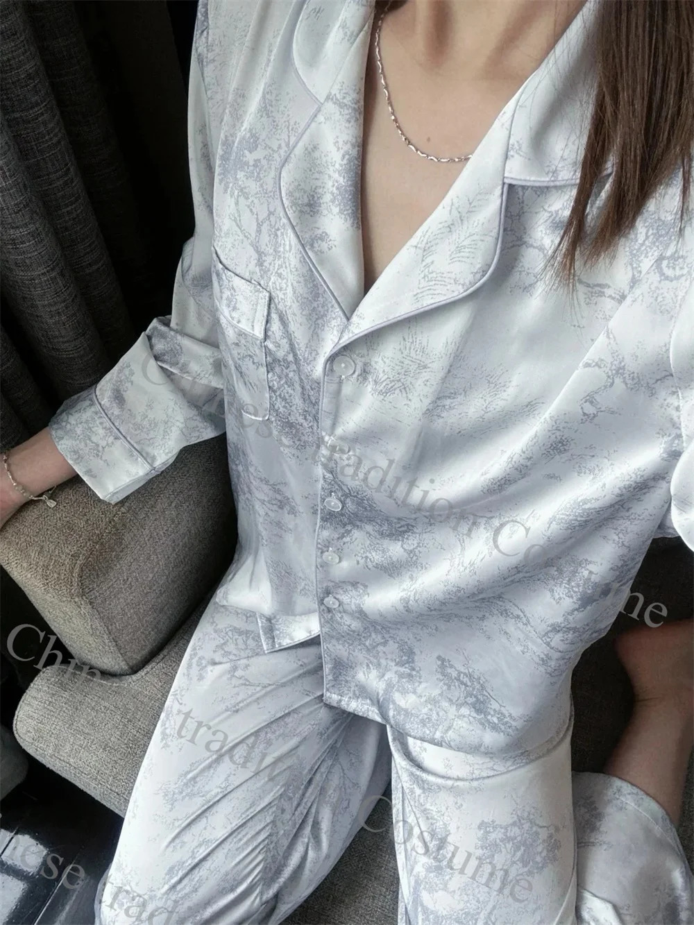 Long sleeved pajama set ice silk pajama womens loose home printed shirt and pants Trouser set 2PCS pajama soft pajama 241009