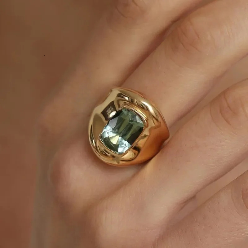 Simple and High Quality Green Tourmaline Thick Golden Glossy Vintage Rings for Women Light n Sense Fashion Jewelry 241010