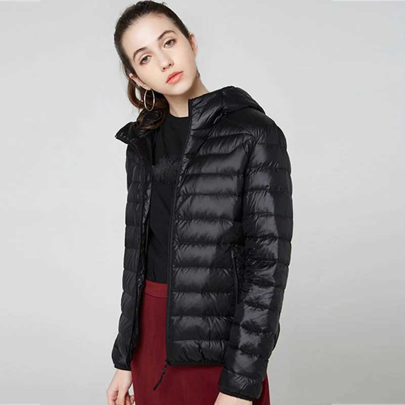 90% Ultra-light Plus Size Thin Down Jacket Women 2020 Autumn Winter Slim Short Hooded Warm White Duck Down Coat Women OuterwearX241019