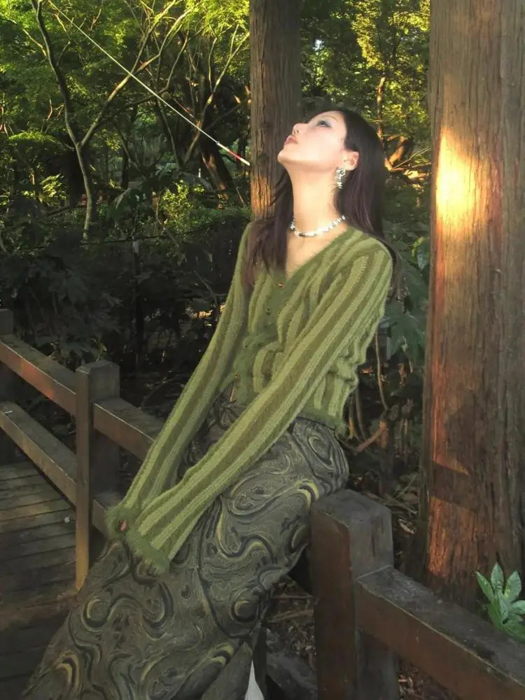 Tonngirls Green Vertical Striped Knitted Cardigan Women Slim V-neck Long Sleeve Y2k Vintage Cardigan Sweater Fariycore Top 2000s 241010