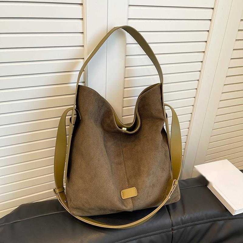 CMM Suede Bag For Women New High End Large Capacity Shoulder Bag Versatile Commuting Tote Bucket Bag
