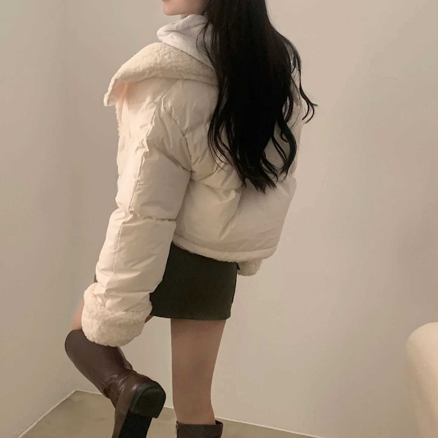 Women's Down Parkas Womens short cotton jacket single breasted lapel sheepskin velvet jacket autumn thick warm cotton jacket Y241019EGJ4