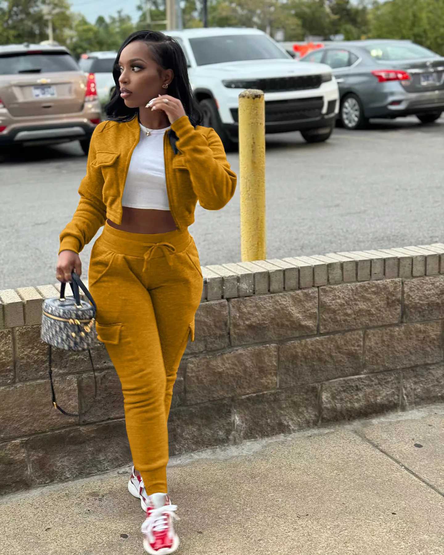 Women's Two Piece Pants Womens Track Set Autumn/Winter Casual Goods Jogging Set Sportswear Long Sports Shirt Jacket Set Womens Two Piece Pants Se