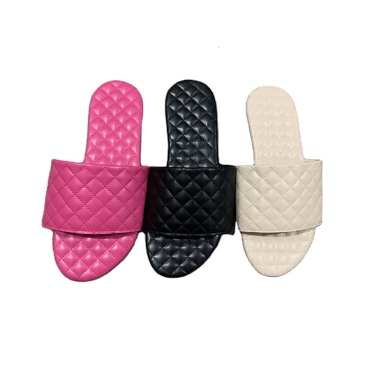 Women S Sandals With A Flat Bottomed Transparent Flip Flop And Oversized Beach Slippers Ddmywed ddmythur