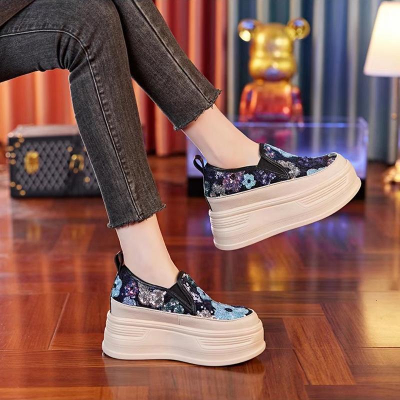 Soft sole, soft surface, anti slip, one foot pedal, thick sole, sponge cake shoes, women's casual, versatile, lightweight, comfortable, small hei