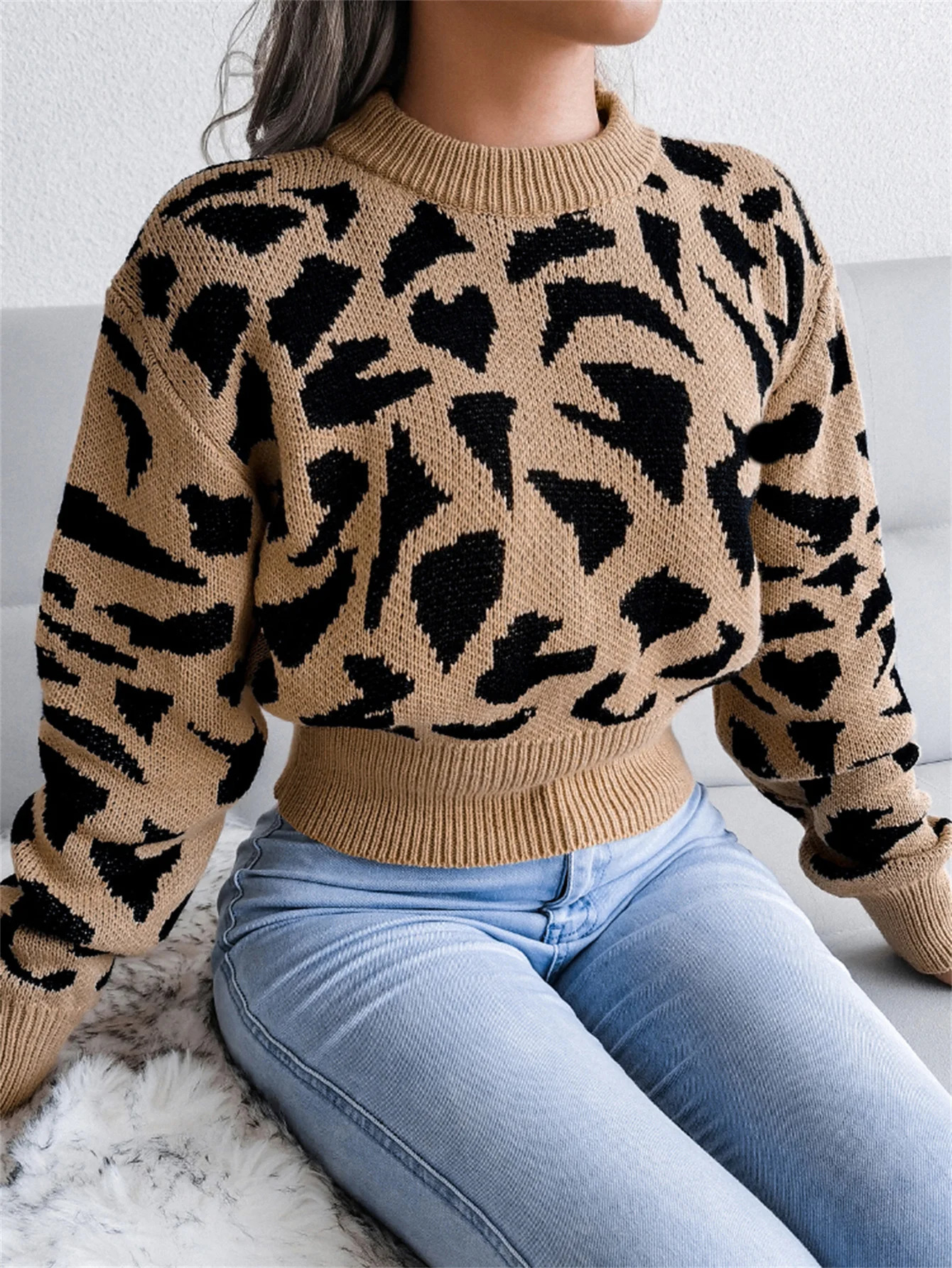 Autumn and Winter Round Neck Fashion Leopard Pattern Waist Series Womens Sweater Long Sleeve Top Short Knitted Lanhua 241019