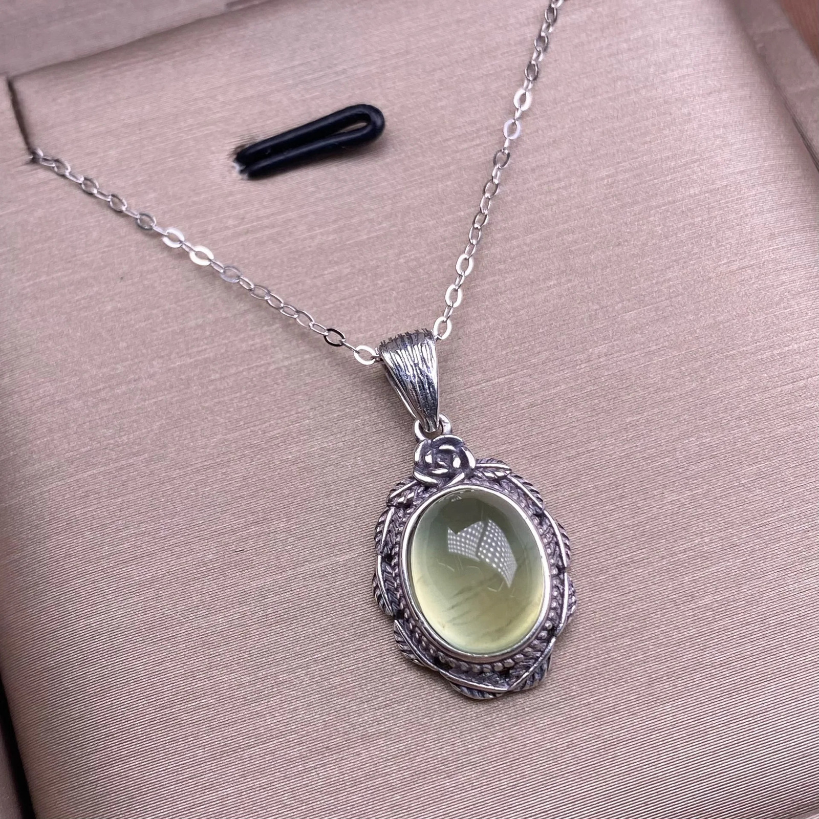 Natural grape gemstone pendant S925 silver womens necklace jewelry gift retro exquisite womens colorful gemstone necklace accessories 241018